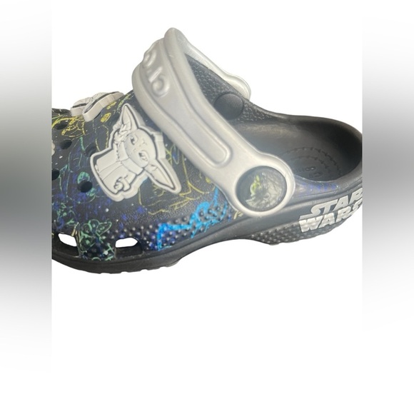 Crocs Classic Star Wars Grogu Baby Yoda Clogs Baby Size 6 - Picture 4 of 7